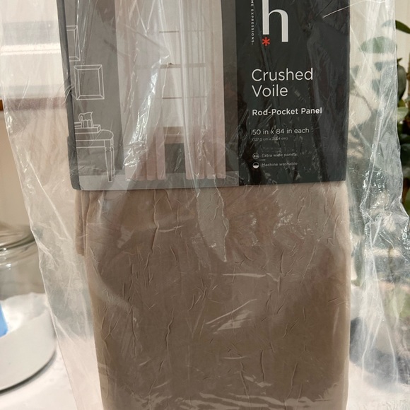 Curtains - Picture 3 of 6